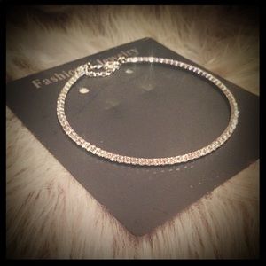 STUNNING RHINESTONE CHOKER